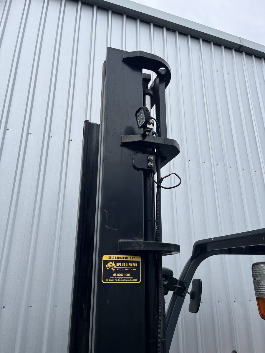 Used Toyota 2.5 Tonne Forklift - Image 11