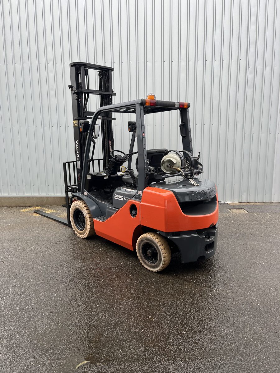Used Toyota 2.5 Tonne Forklift - Image 4