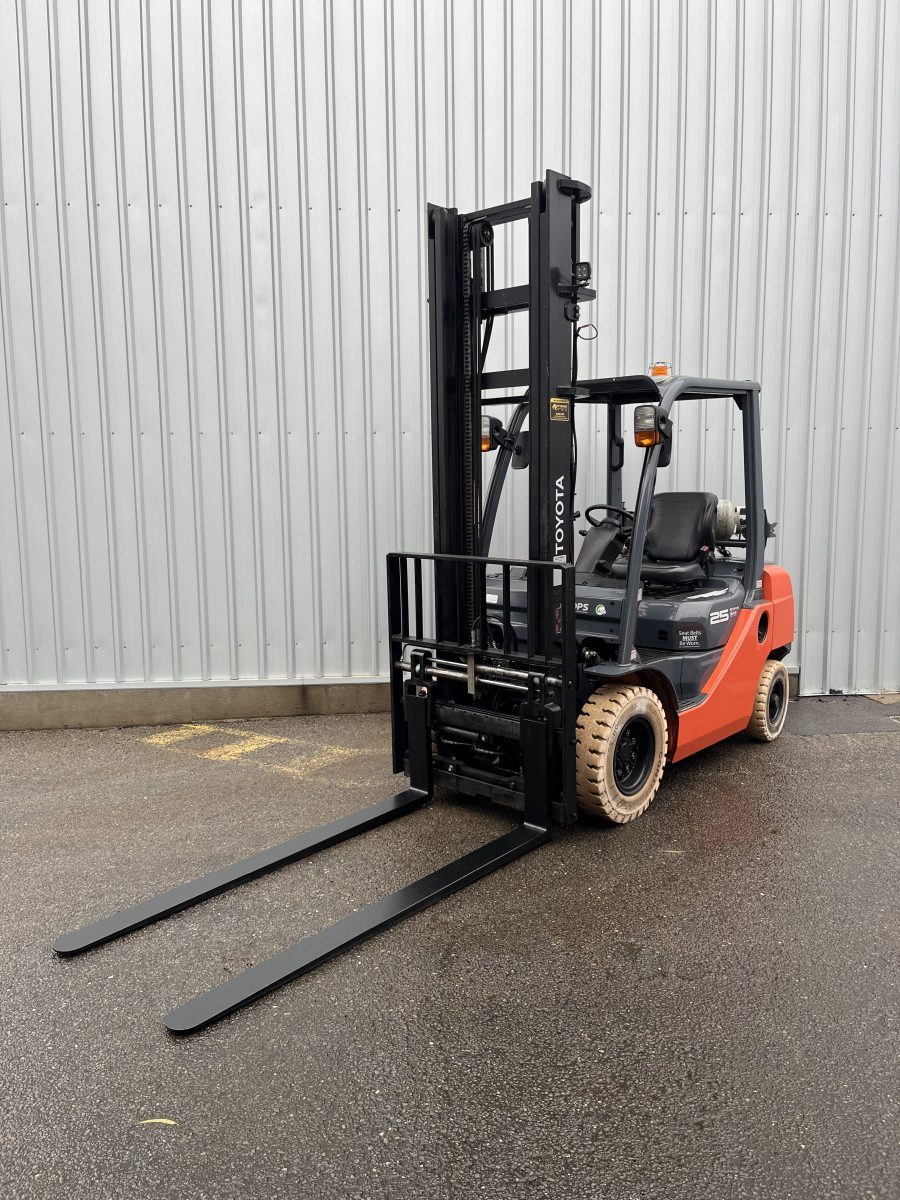 Used Toyota 2.5 Tonne Forklift