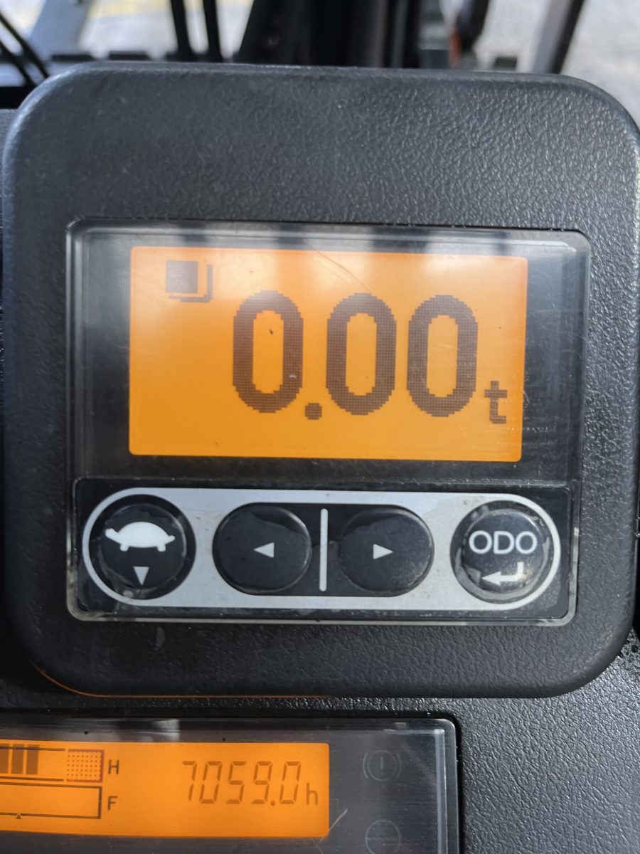 Used Toyota 2.5 Tonne Forklift - Image 14