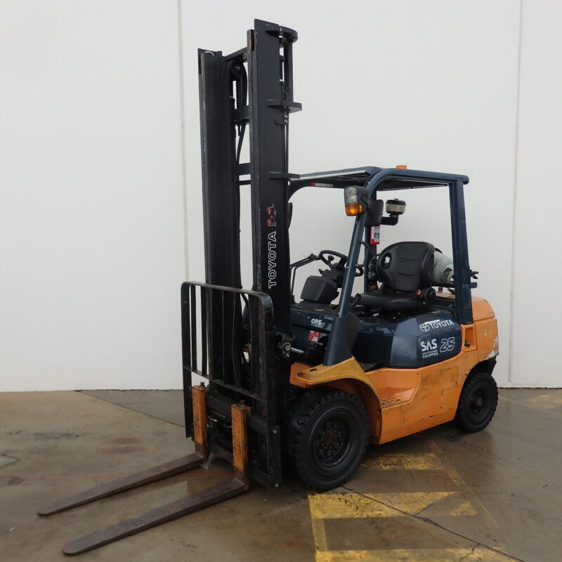 Toyota 2.5 Tonne Forklift