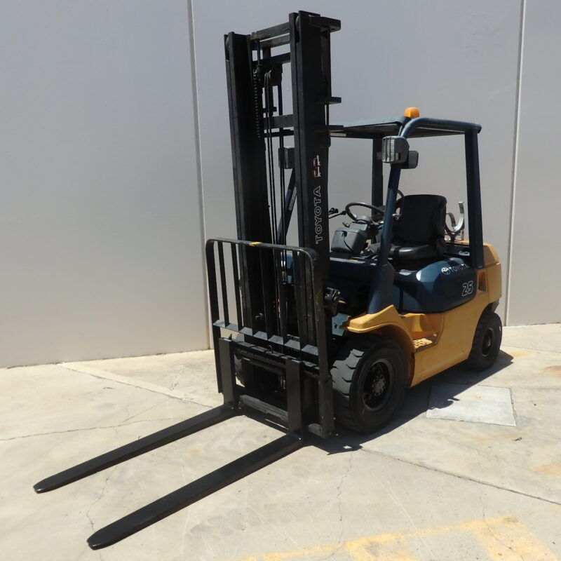 Toyota 2.5 Tonne LPG Forklift