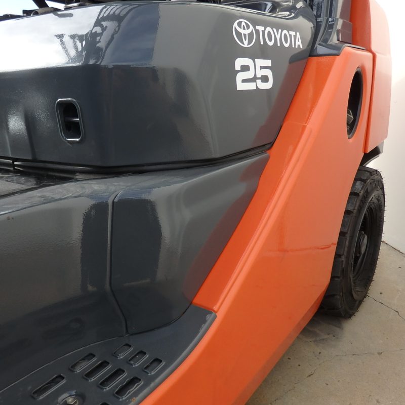Toyota 2.5 Tonne LPG Forklift - Image 5