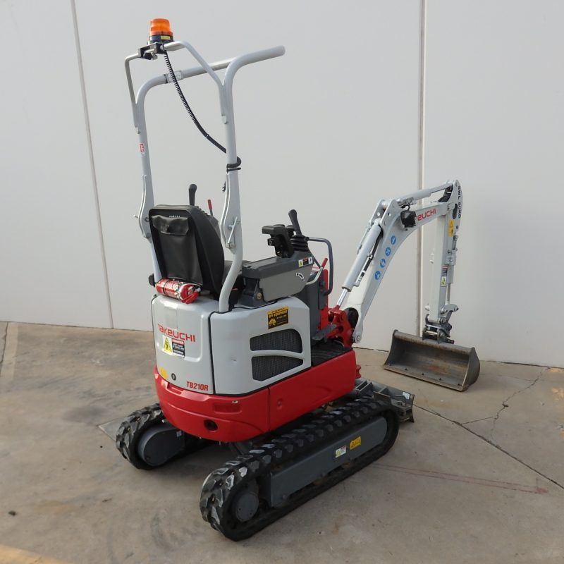 Takeuchi TB210R Excavator - Image 4