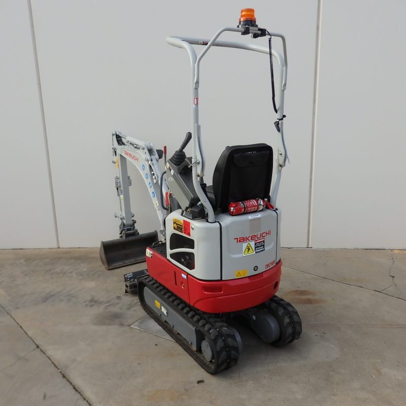 Takeuchi TB210R Excavator - Image 3