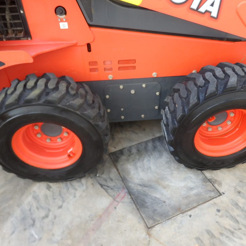 Kubota SSV75 Skid Steer Loader - Image 5