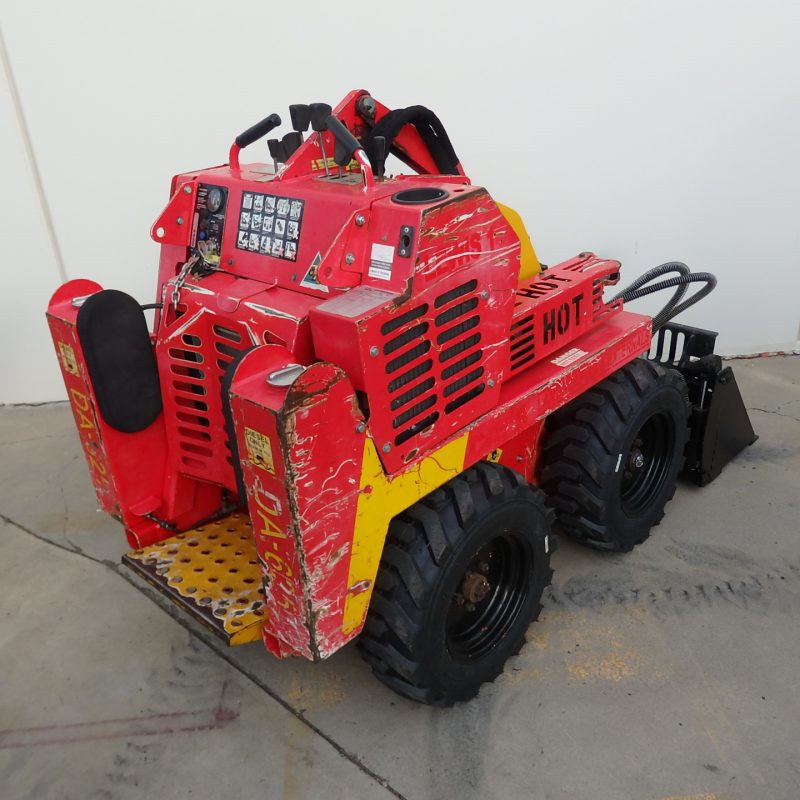 Kanga DA625 Mini Loader - Image 3