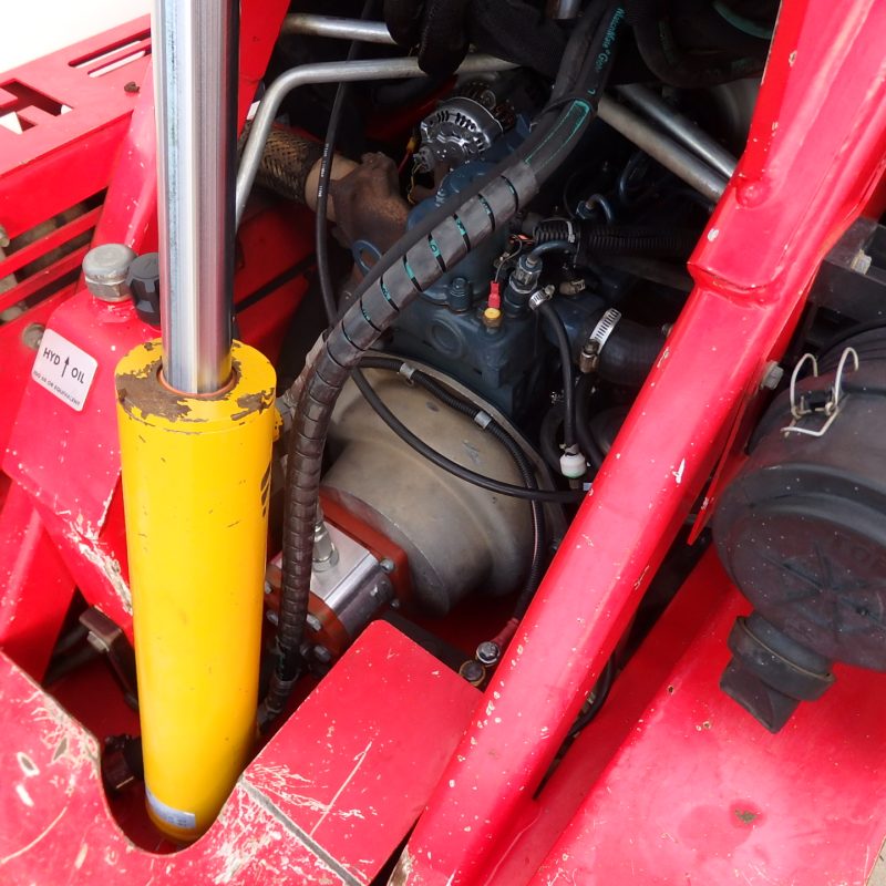 Kanga DA625 Mini Loader - Image 7