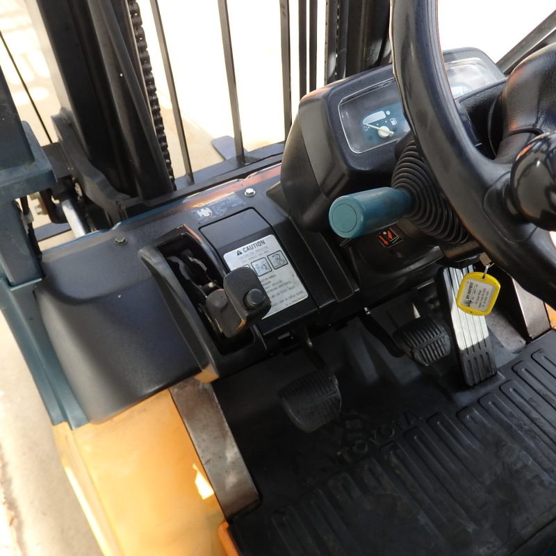 Used Toyota 2.5t Compact Forklift - Image 13