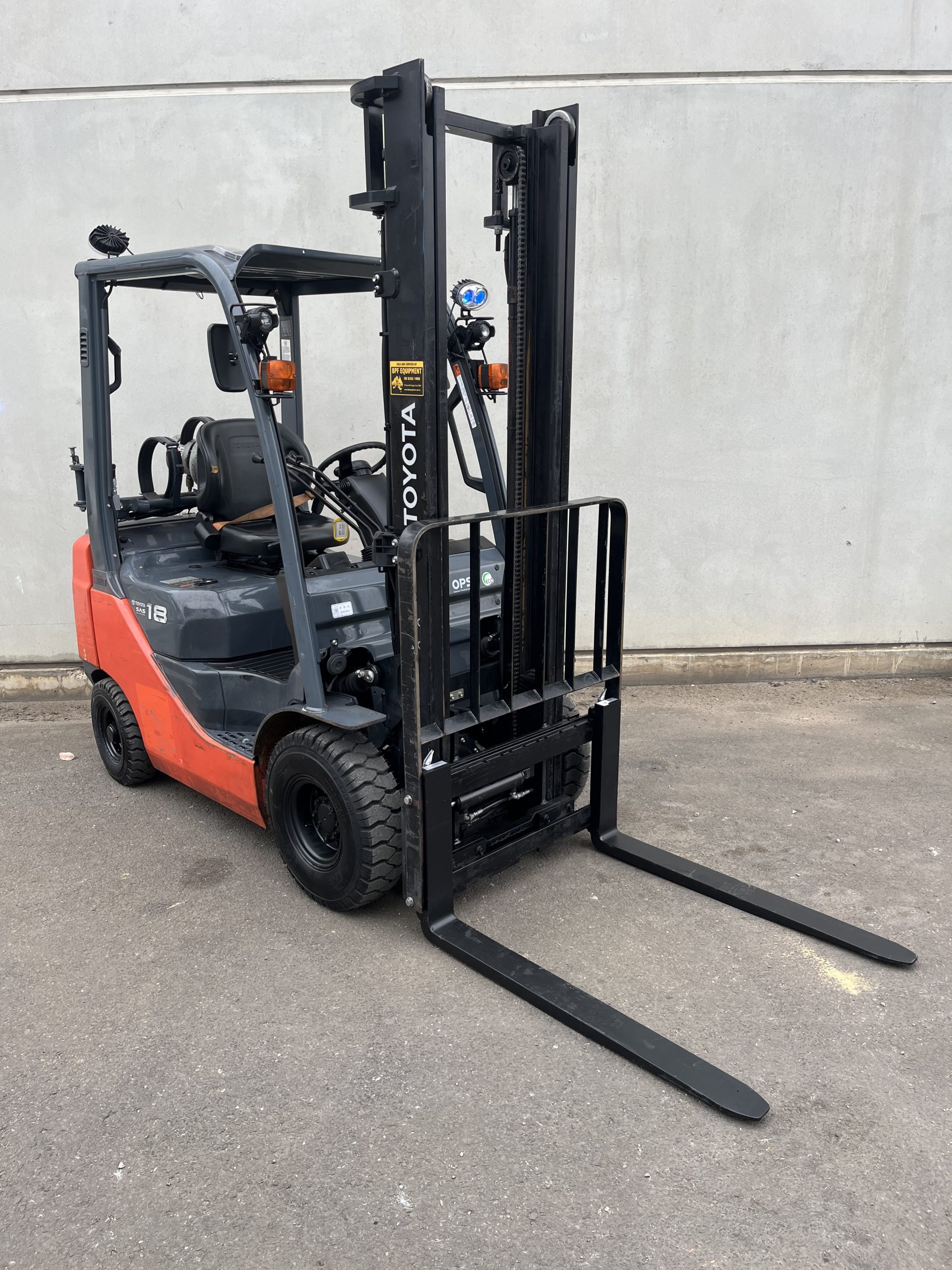 Used 1.8 Tonne LPG Forklift - Image 2