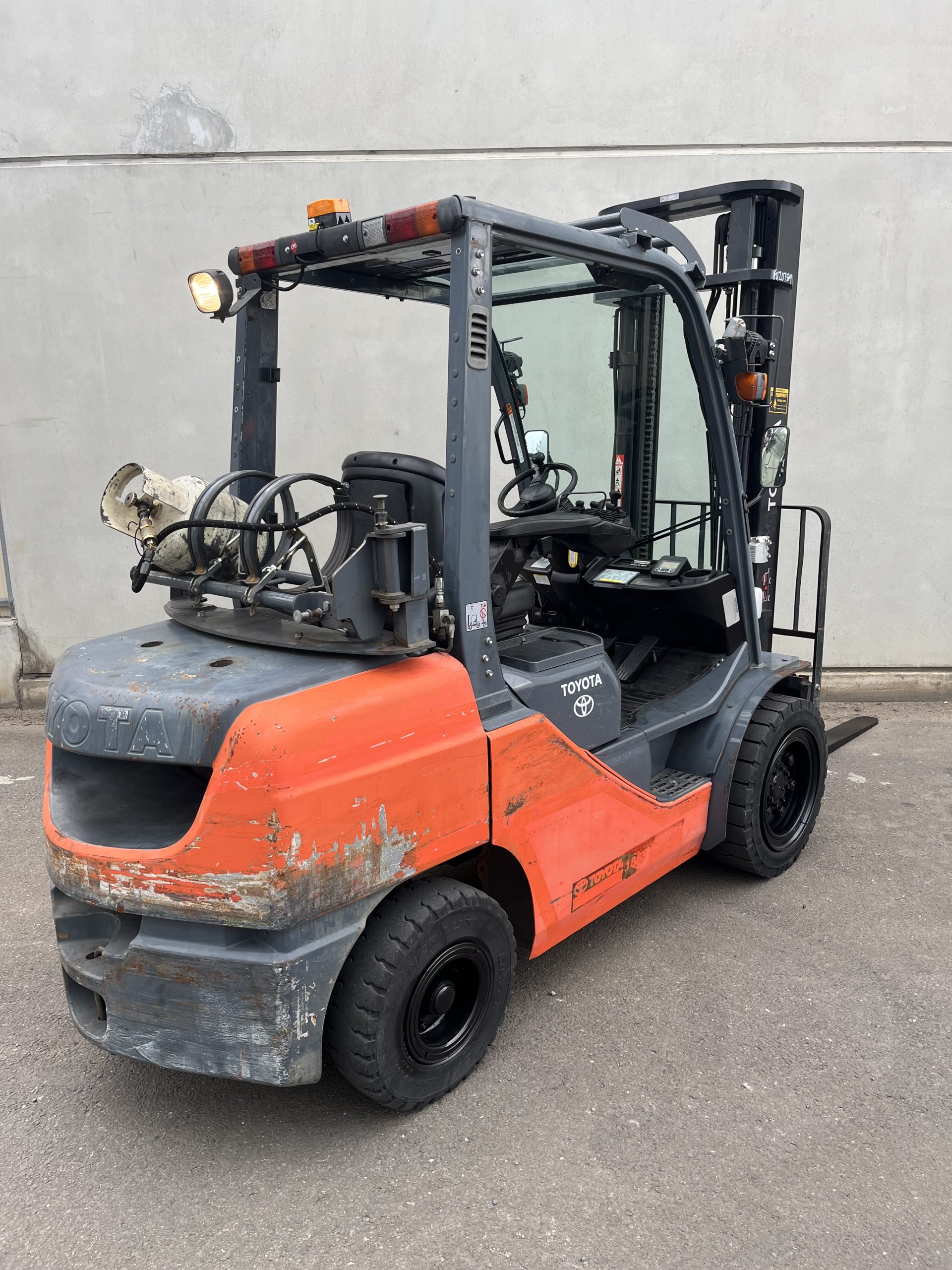 Used 3.5 Tonne Forklift - Image 4