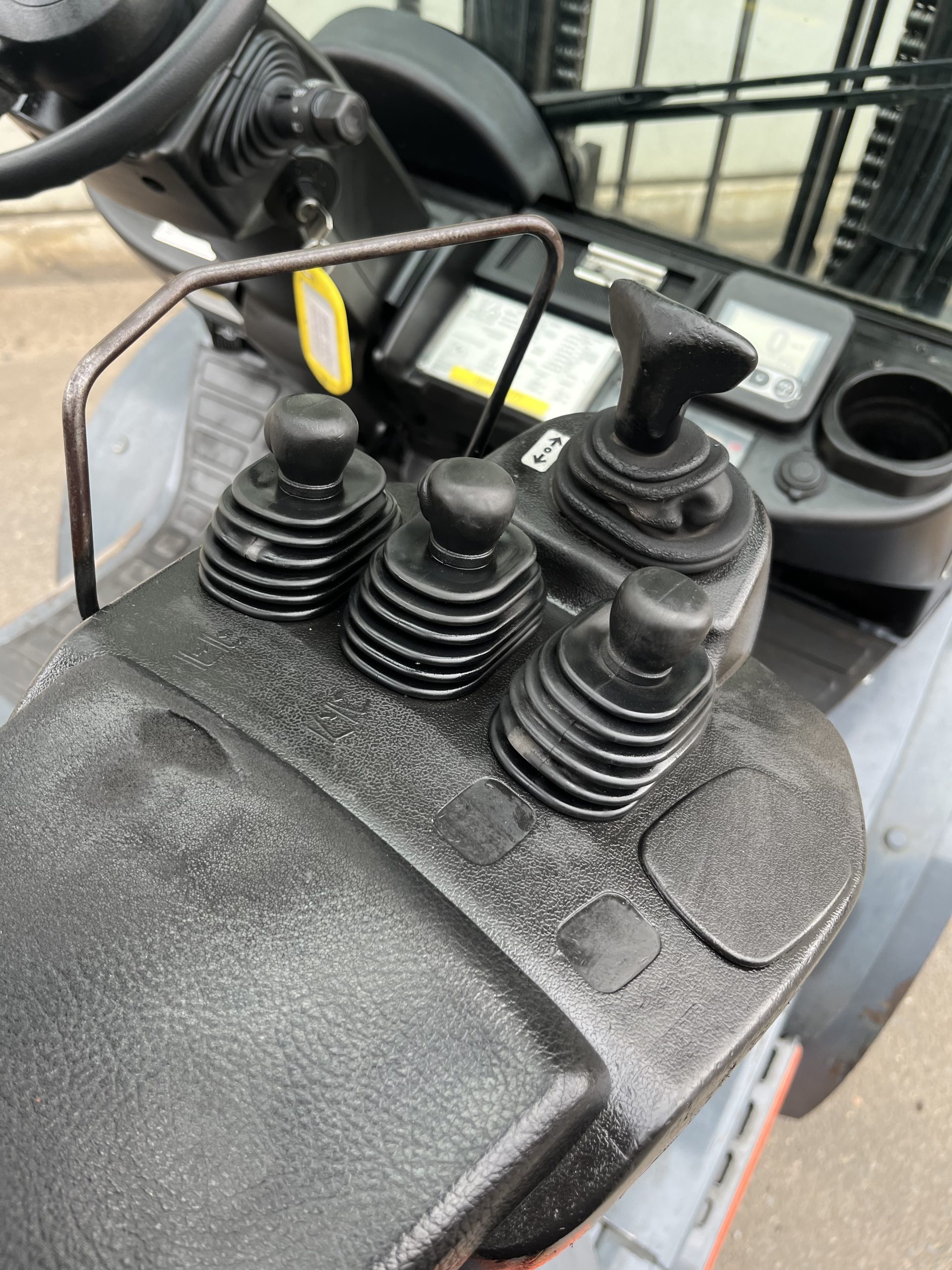 Used 3.5 Tonne Forklift - Image 5