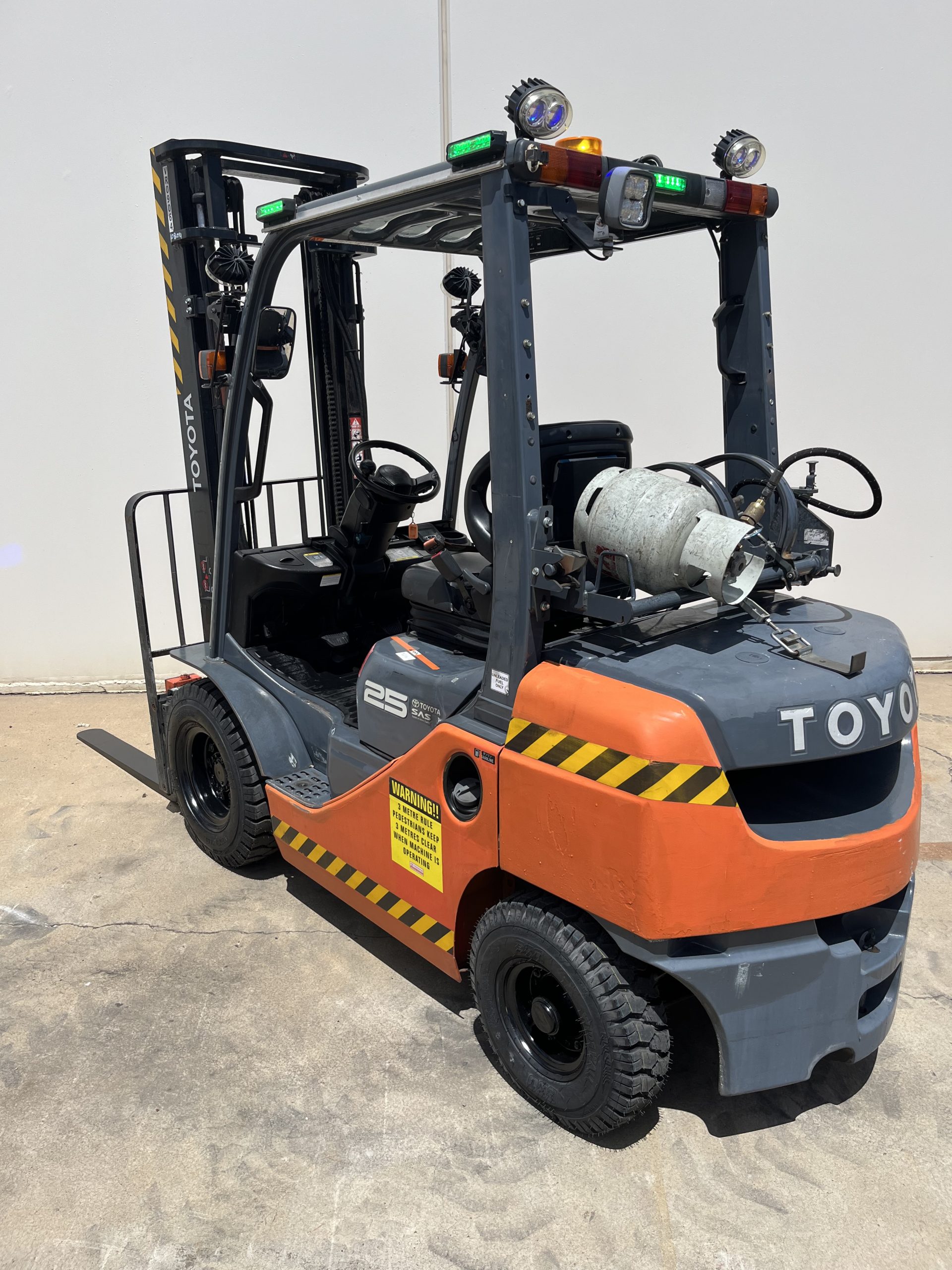 Used Toyota 2.5 Tonne Forklift - Image 3