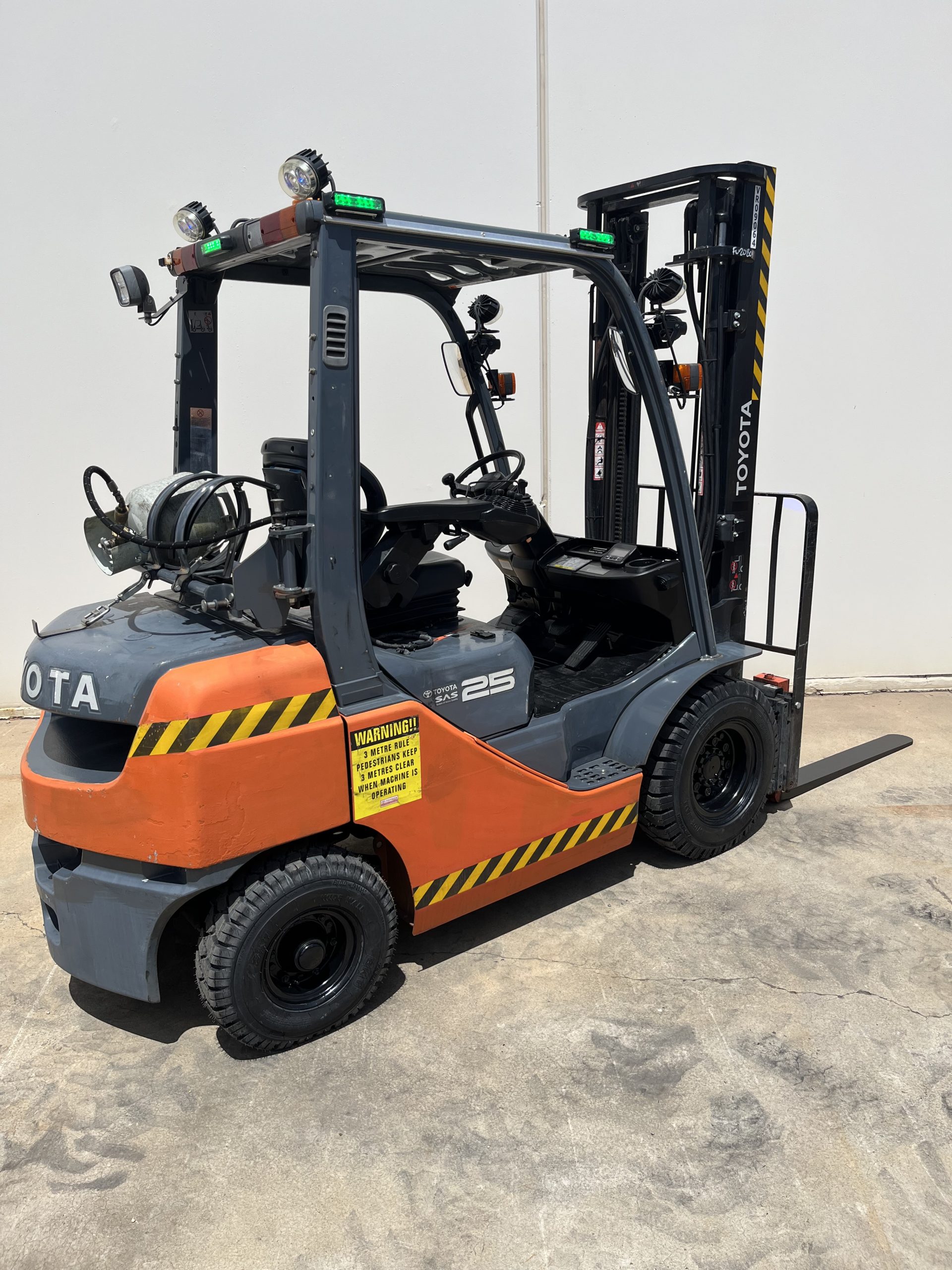 Used Toyota 2.5 Tonne Forklift - Image 4