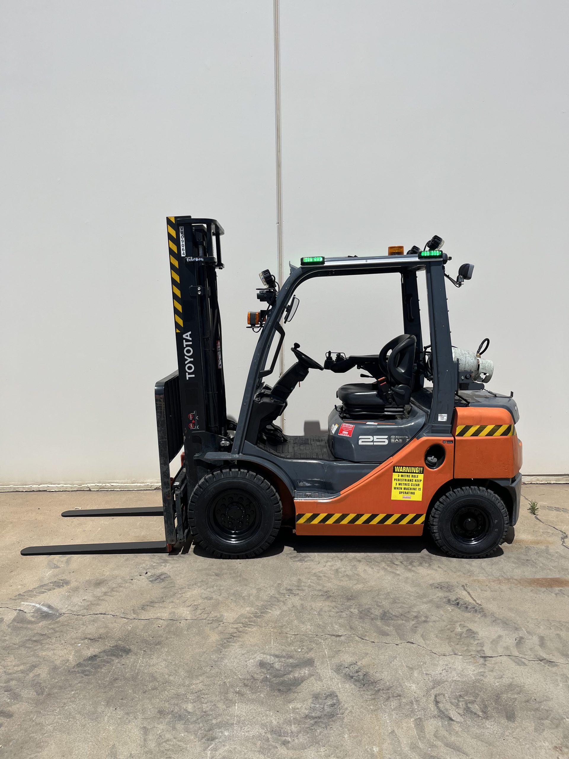 Used Toyota 2.5 Tonne Forklift - Image 5