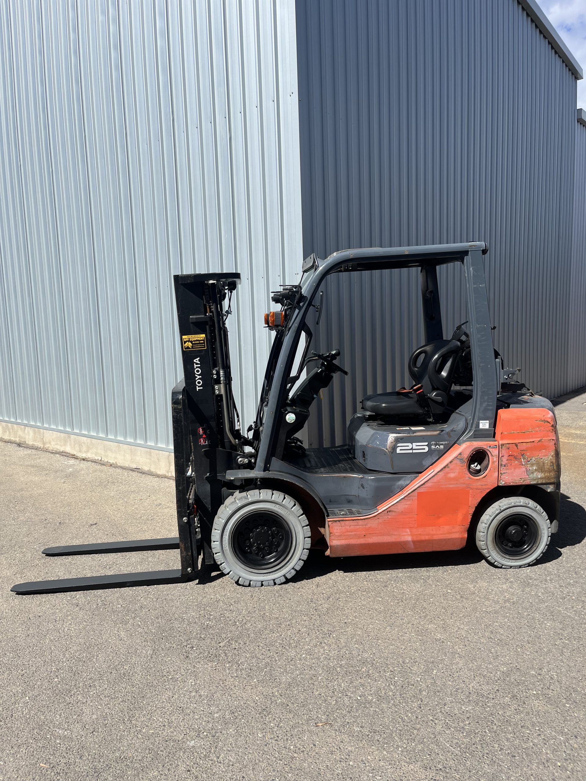Used 2.5 Tonne Container Mast Forklift - Image 4