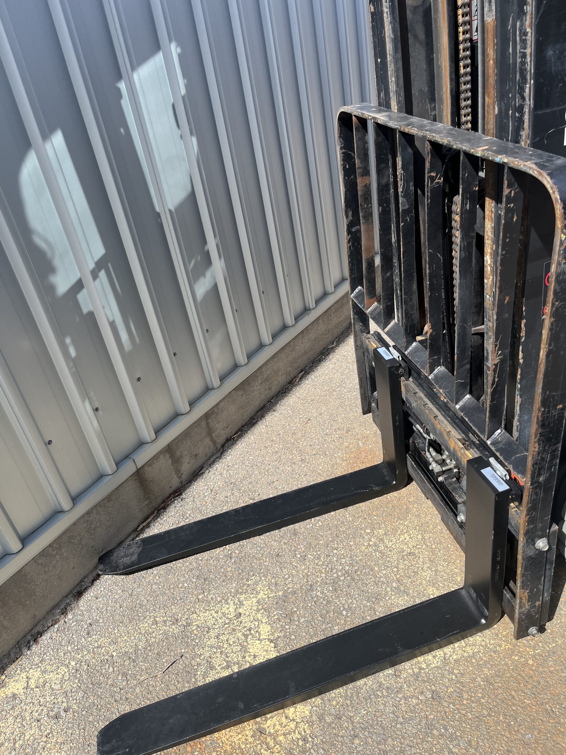 Used 2.5 Tonne Container Mast Forklift - Image 10