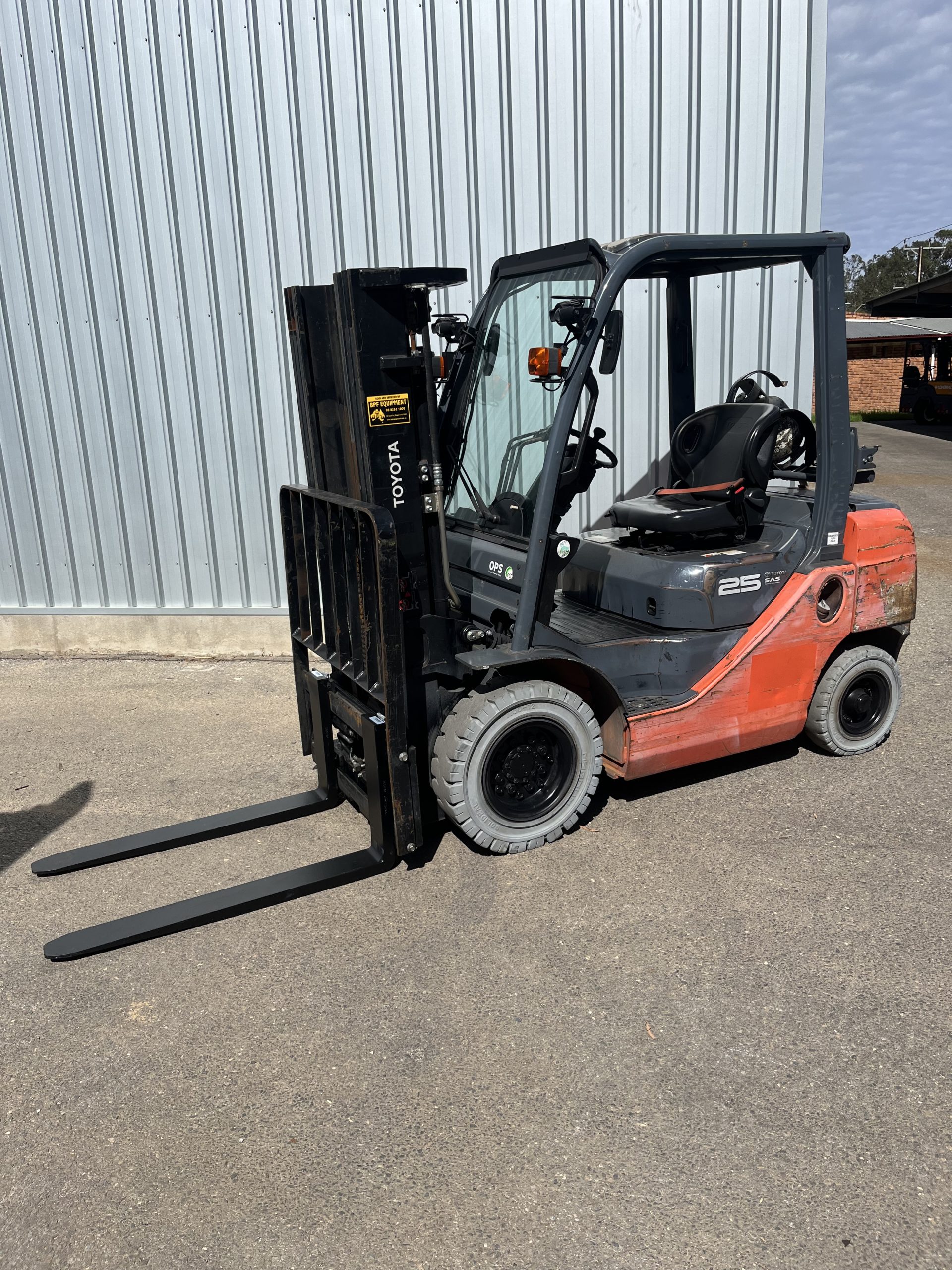 Used 2.5 Tonne Container Mast Forklift