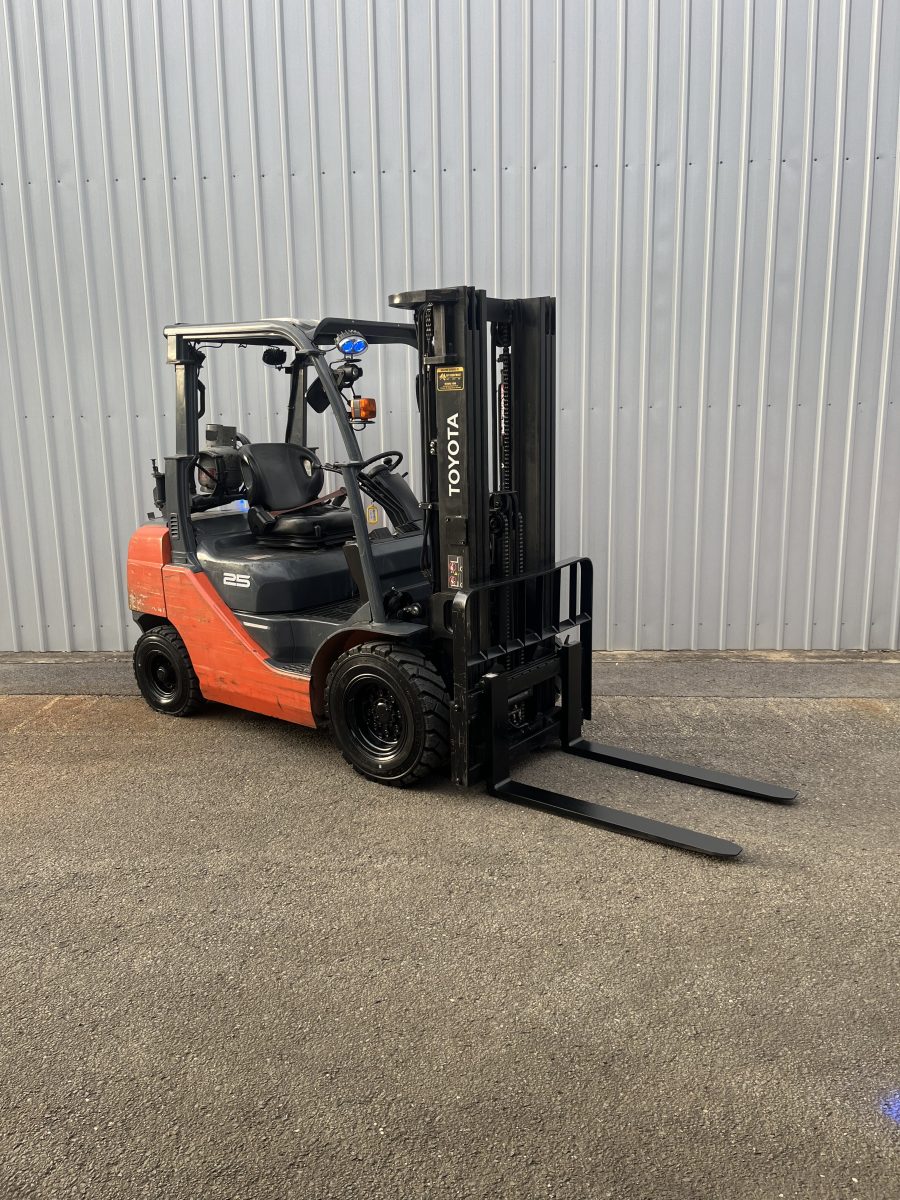 Toyota 2.5 Tonne Container Mast - Image 2