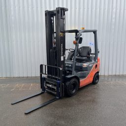 Toyota 1.8 Tonne 6 Meter Mast