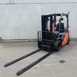 Used 2.5 Tonne Container Mast Forklift